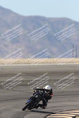 media/Oct-30-2025-Racers Edge (Thu) [[dabbdaf680]]/3-B Group/Session 2 (Bowl Exit)/